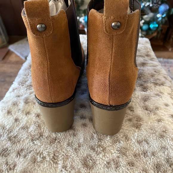 ** SOLD** Sz 8 DIBA True, nirvana booties. Brand new, in box. - Picture 4 of 8